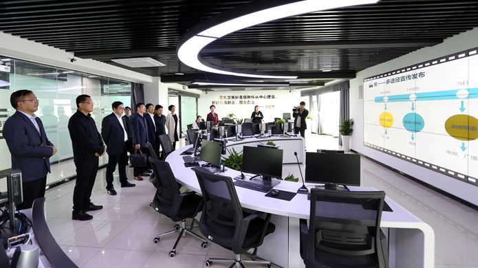 10月16日,市委宣传部常务副部长,市政府新闻办主任史学健一行来射