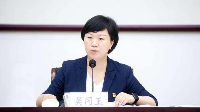 射阳县人民政府 政务资讯 [图]吴冈玉主持召开县四套班子月度工作例会